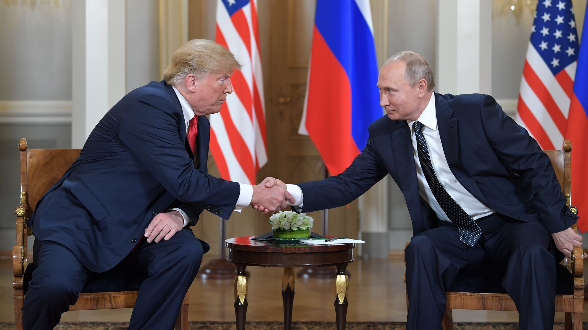 Ушаков раскрыл позицию Москвы по встрече Путина и Трампа