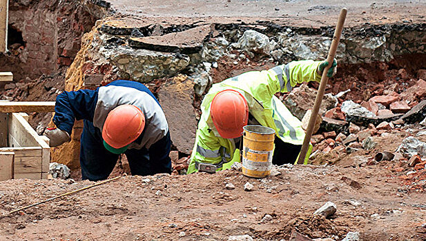 В Москве нашли надгробную плиту приближенной Петра I