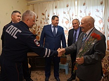 Сотрудники УВД по ЮВАО поздравили ветерана Великой Отечественной войны с 93-летием
