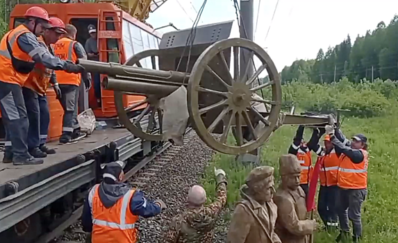 В тайге Архангельской области установили копию русской трехдюймовой пушки. Она стала экспонатом удивительного мемориала