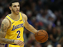 Лонзо Болл о переходе Энтони Дэвиса в «Лейкерс»: «Я мог бы играть вместе с Д’Анджело Расселом. Стоило сохранить все те драфт‑пики и посмотреть, как бы все сложилось»