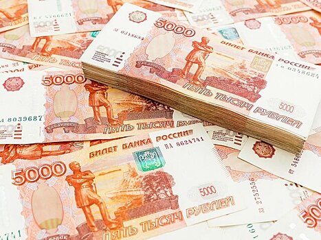 Восемь знаменитостей, потративших целое состояние на странные покупки