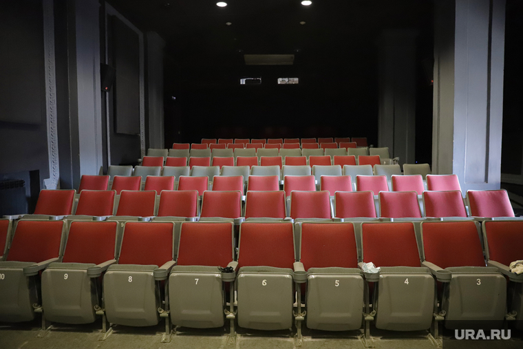 В Нижневартовске обострился конфликт между мэрией и думой из-за скандальной приватизации кинотеатра