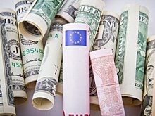 ​Средневзвешенный курс доллара на 11:30 мск снизился до 65,43 рубля