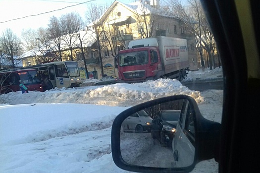 В Ленинском районе Ярославля встали трамваи