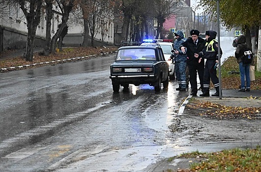 Пенсионер на «шестерке» сбил женщину с девочкой на переходе под Саратовом