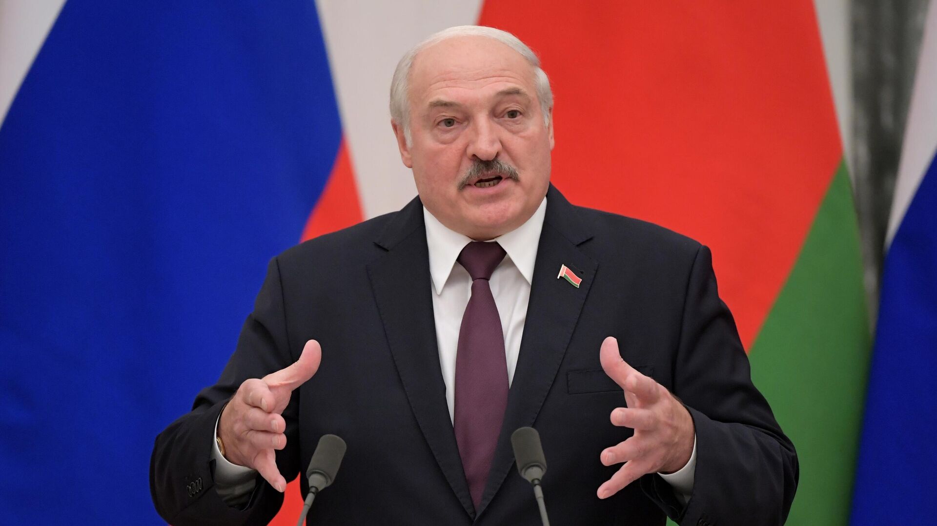 Лукашенко заявил, что у Белоруссии есть ответ на случай столкновения