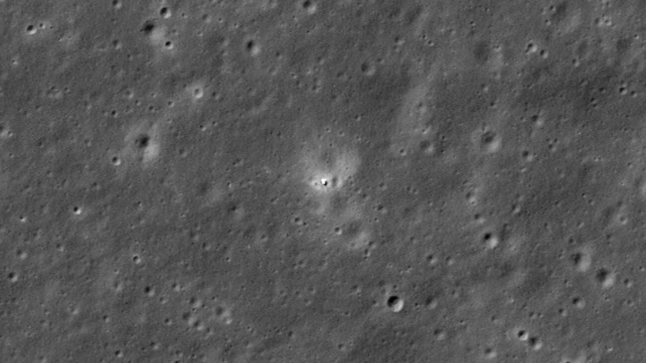 NASA сфотографировало китайский аппарат на обратной стороне Луны