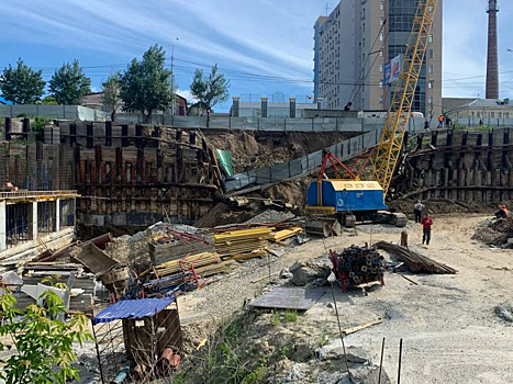 Строители устраняют последствия обрушения вблизи котлована «Снежная миля»