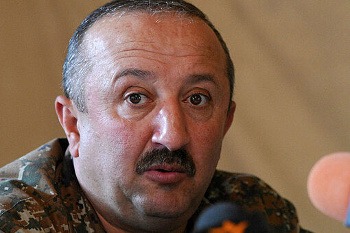 В Армении обвинили в злоупотреблении генерала, критиковавшего Пашиняна