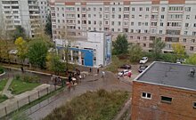 "Вечная лужа": казанцы минимум пять лет жалуются на затапливаемый тротуар у школы №103