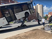 Троих пострадавших в ДТП в Петербурге госпитализировали в тяжелом состоянии