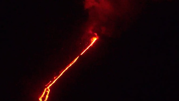 Нескончаемый поток раскаленной лавы: кадры извержения вулкана Ключевская сопка на Камчатке 