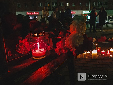 Двух нижегородцев задержали при возложении цветов к месту гибели Ирины Славиной