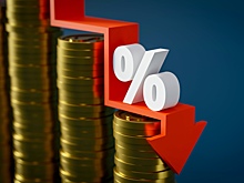 Средняя ставка по годовым депозитам упала ниже 15%