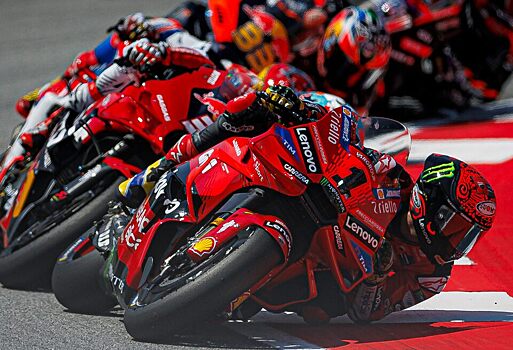 Франческо Баньяя выиграл Гран При Каталонии MotoGP, Маркес прорвался на подиум
