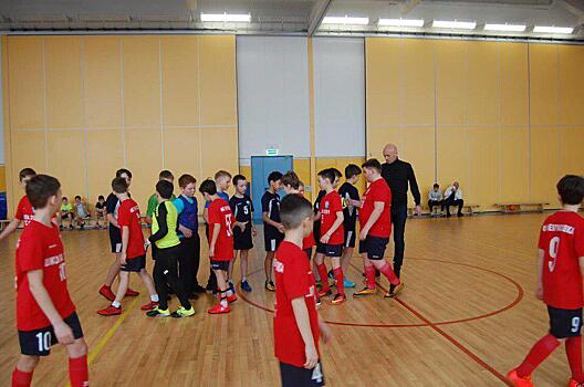 Школьники из Некрасовки сыграли в футбол