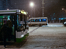 Водитель автобуса «Мострансавто» вернул юной пассажирке забытый телефон