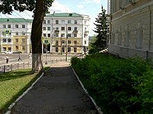 Пензенцы спотыкаются на неровностях тротуара на улице Лермонтова