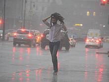 Переохлаждение, давление и плохое настроение: врач объяснила, чем опасна летняя гроза