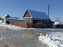 В Шимановске ликвидировали порыв канализации и подтопление дороги