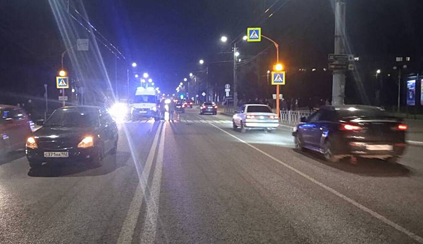 Переходившая дорогу женщина получила травмы в результате ДТП в Ленинске-Кузнецком