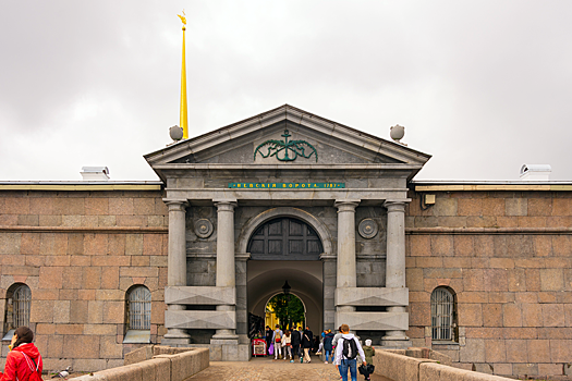 Как Невские ворота в Петербурге стали незаметной машиной времени