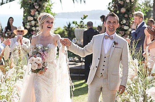 Счастливые невесты, роскошные платья и море любви: самые романтичные свадебные видео звезд в 2019 году