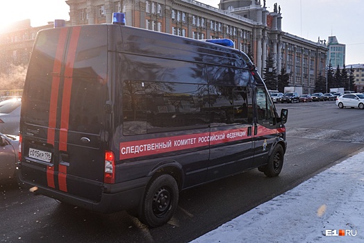 Под окнами многоэтажки в Екатеринбурге нашли тело 15-летнего школьника