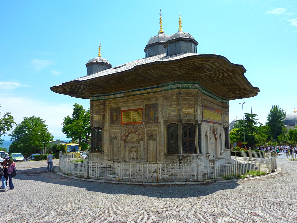 Фонтан Султана Ахмеда III, Стамбул, Турция