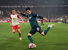 У защитника «Арсенала» Томиясу выпала линза во время матча с «Баварией»