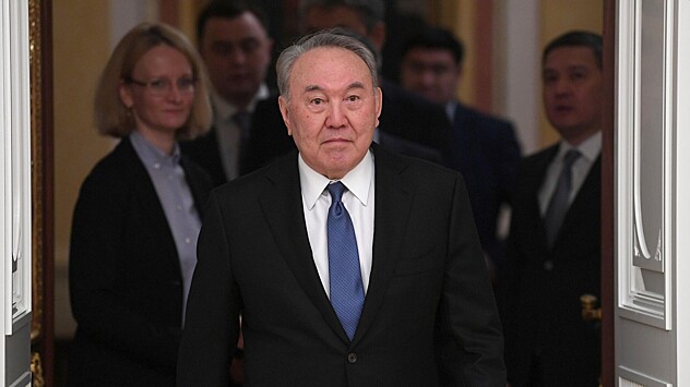 Назарбаев впервые после операции появился на публике