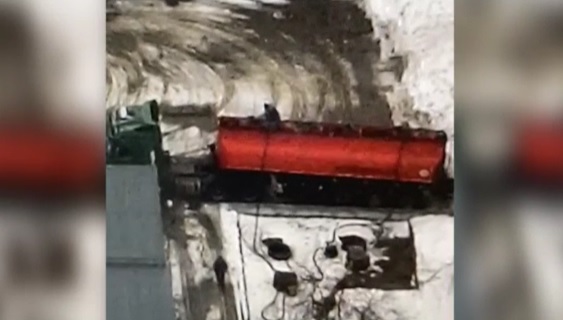 Два нижегородца сделали врезку в нефтепровод, чтобы украсть топливо