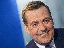 Медведев поздравил российских хоккеистов с золотом Олимпиады