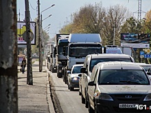 Из-за двух ДТП парализовало движение на Западном мосту