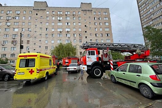 В пятиэтажном доме Балакова разгорелся пожар из-за холодильника