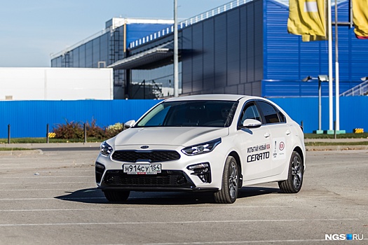 «Старьё бьёт новьё»: 4-летний Mercedes C-класс против KIA с электронными наворотами