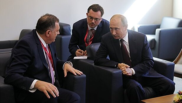 Путин на полях ПМЭФ встретился с президентом Республики Сербской