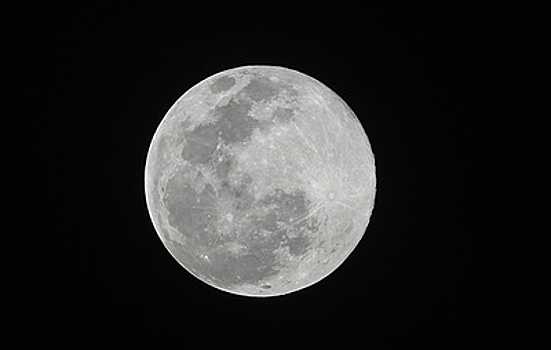 Спецкор ТАСС на МКС Зубрицкий поделился фото "бобровой луны" со станции