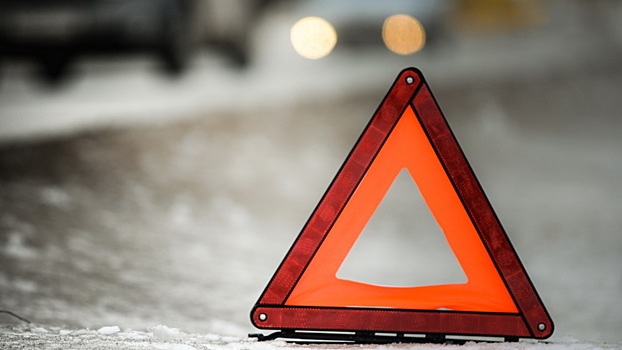 Водитель Фольксвагена, проехавший на красный, спровоцировал аварию в центре Вологды