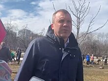 Тележурналист Попов принял участие в высадке деревьев в Яблоневом саду на западе столицы