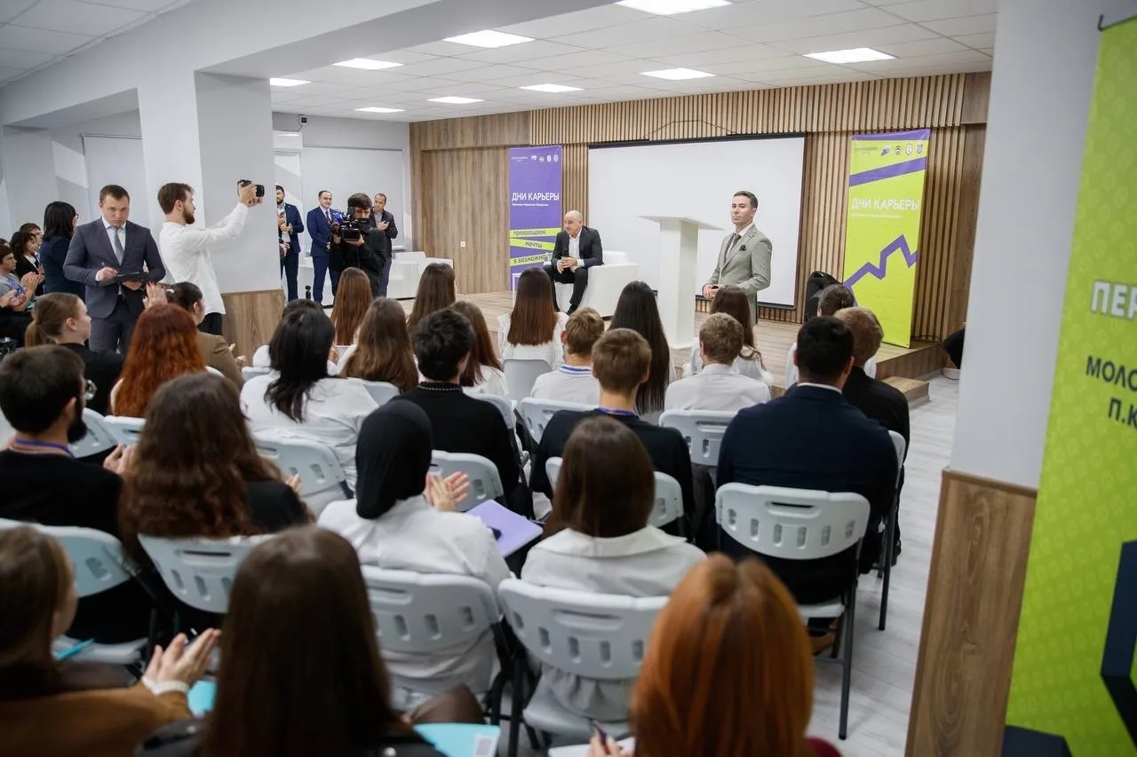 Глава КЧР Рашид Темрезов: В Карачаево-Черкесии состоятся более 350 мероприятий для молодежи в 2026 году в рамках Года единства народов России