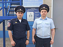 В Карачаево-Черкесии участковые уполномоченные помогли семье, чья машина оказалась на краю обрыва