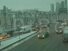 Момент крупного ДТП на Кутузовском проспекте попал на видео