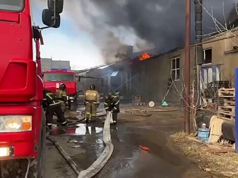 Пожар в производственном здании в Челябинской области локализован