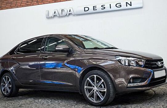 В сети появились фотографии концепта Lada Vesta Premium
