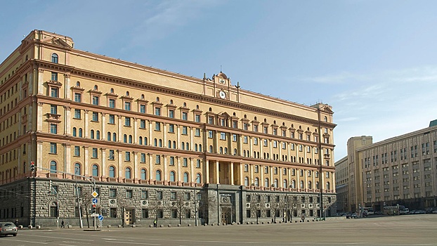 РПЦ поддержала отмену опроса по памятнику на Лубянке