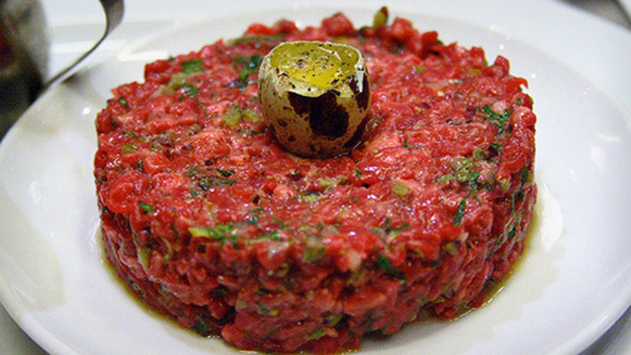 Спортшы әйелдердің юбка астындағы порносы