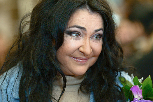 Лолита поделилась снимком из роддома