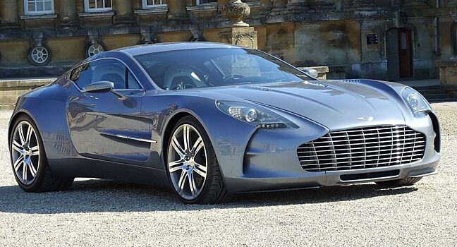 5 лучших интерьеров спортивных автомобилей